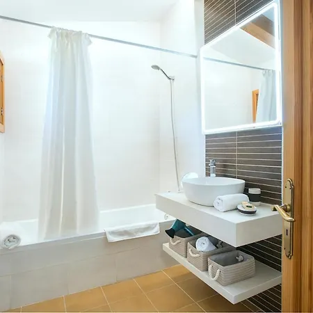 Owl Rafale - 5 Min Drive To The