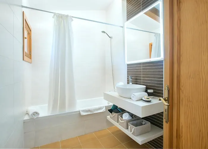 Owl Rafale - 5 Min Drive To The